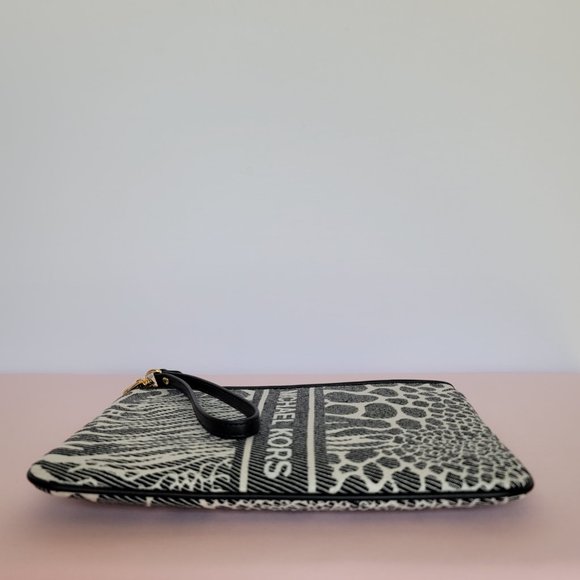 MICHAEL KORS Jet Set Charm Signature Logo Wristlet/Pouch- Black Multi - Picture 8 of 16